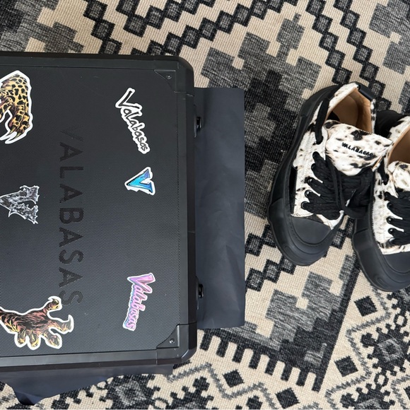 VALBASAS DENIM The Vision 400 Low Speckle Crème Sneakers 
29/99 - Picture 10 of 11